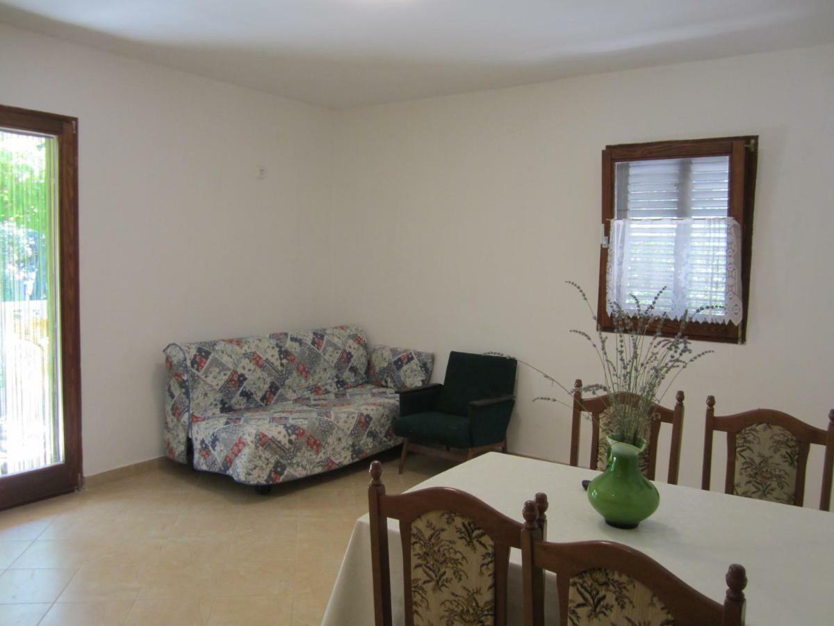 Apartmani Lina Veliki Drvenik Kültér fotó